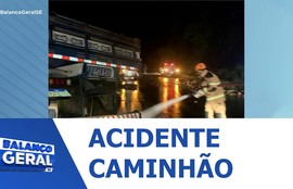 Três homens ficam feridos após caminhão capotar na SE-339 em Ribeirópolis