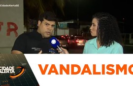 Três pessoas são flagradas depredando estátua na Barra dos Coqueiros