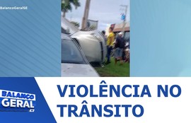 Condutor perde controle e carro capota na Barra dos Coqueiros