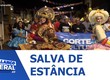 Muitas manifestações culturais, com luzes e cores das espadas e barcos de fogo