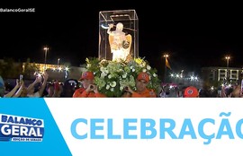 Fieis celebram a presença da imagem de São Miguel Arcanjo