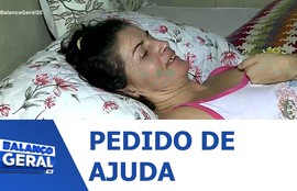 Família de mulher acamada pede ajuda para manter condições de sobrevivência