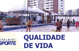 Além da plasticidade dos movimentos, a prática de futevôlei também traz benefícios à saúde