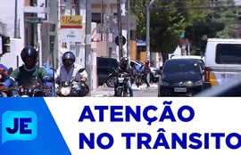 Chuvas exigem atenção redobrada de condutores no trânsito