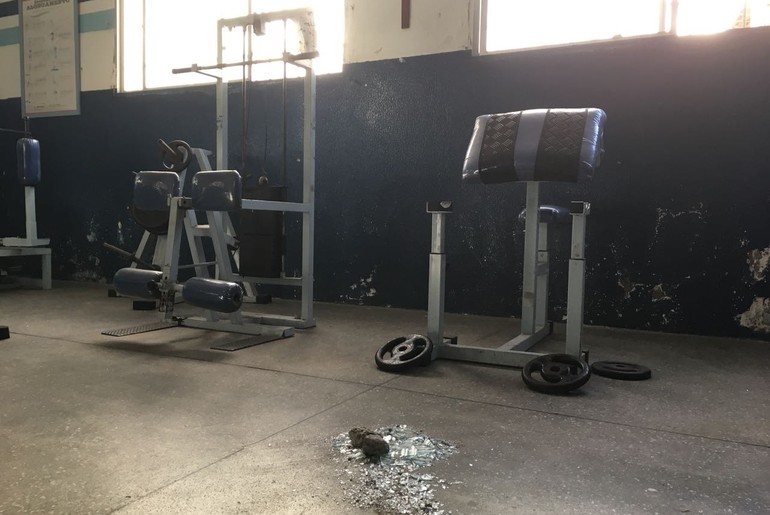 Vandalismo: torcedores do Confiança invadem Sabino Ribeiro