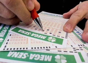 Mega da Virada sorteia prêmio de R$ 1,09 bilhão; veja as dezenas