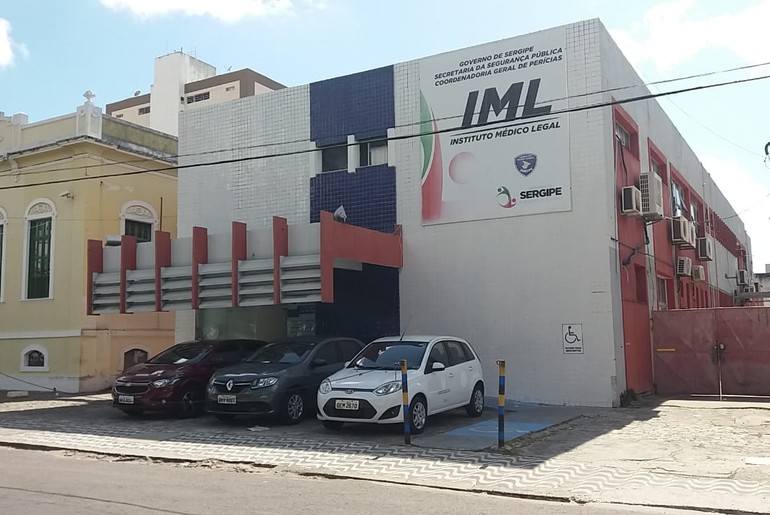 Criança de quatro anos morre afogada em piscina