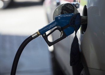 Governo avalia aumentar percentual de etanol na gasolina para 32%