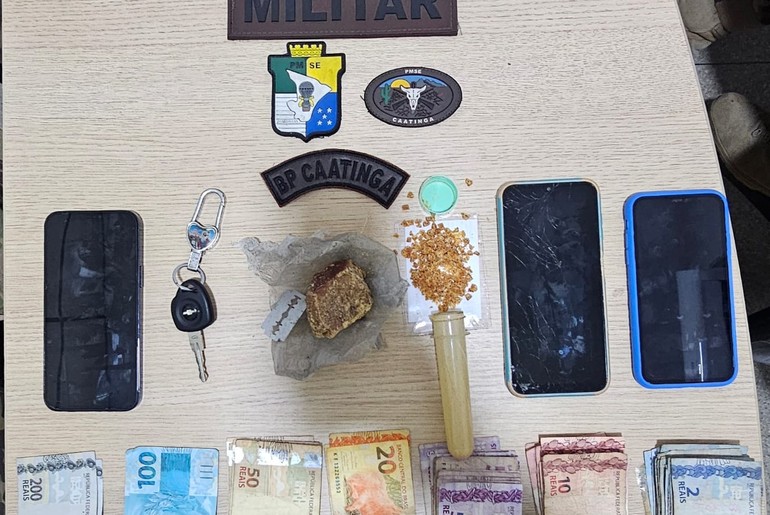 Motorista é flagrado com grande quantidade de crack no carro e preso em Nossa Senhora da Glória