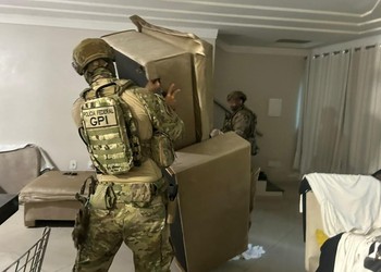 Operação contra tráfico e lavagem de dinheiro cumpre mandados em Aracaju