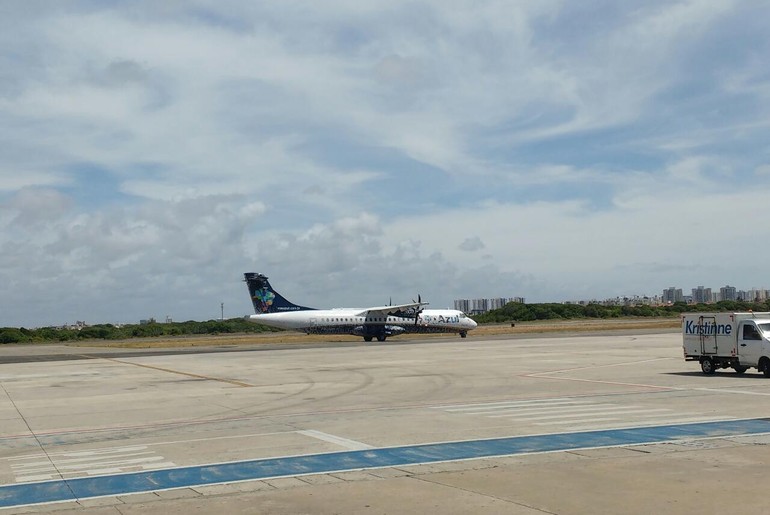 Com problema na turbina, avião faz pouso de emergência em Aracaju