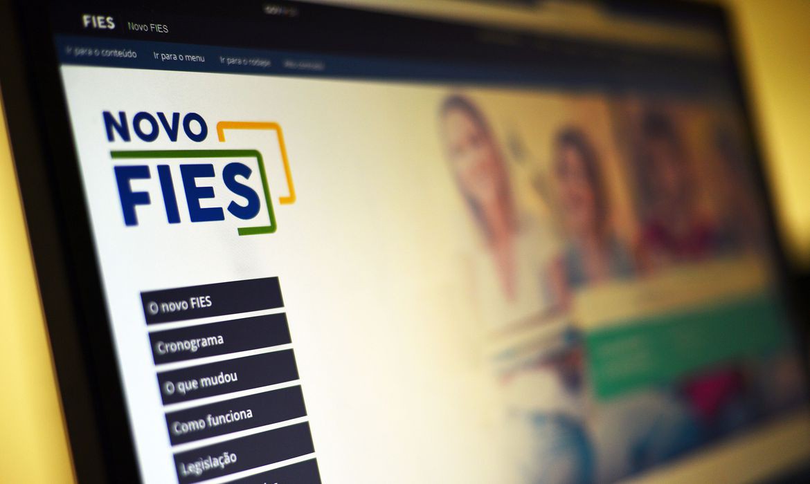 Governo publica regras para negociação de dívidas do Fies