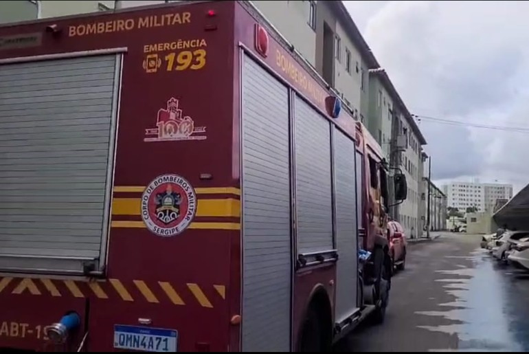 Panela esquecida no fogão provoca princípio de incêndio em condomínio de Aracaju