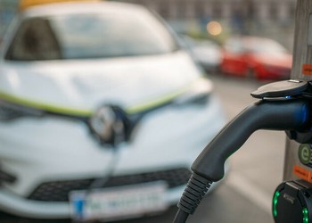 Diretriz nacional estabelece normas para carregadores de carros elétricos