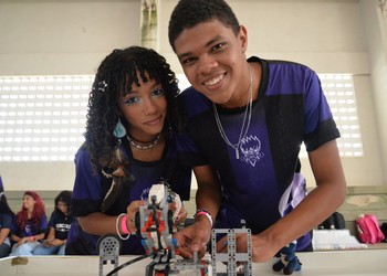 Programa gratuito que capacita alunos em inovação e IA está com inscrições abertas