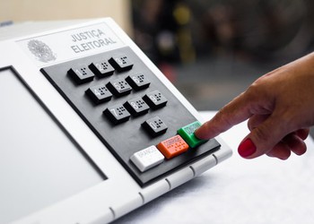 Prazo para atualizar título de eleitor e mudar local de votação termina em 6 de maio