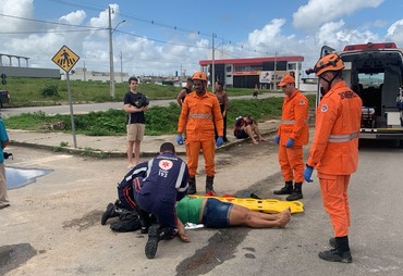 Colisão entre duas motocicletas deixa feridos em avenida de Itabaiana