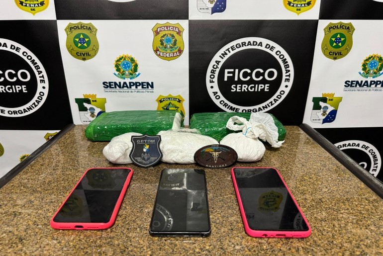 Dupla criminosa é presa por tráfico de drogas com cerca de 3 kg de cocaína em Lagarto
