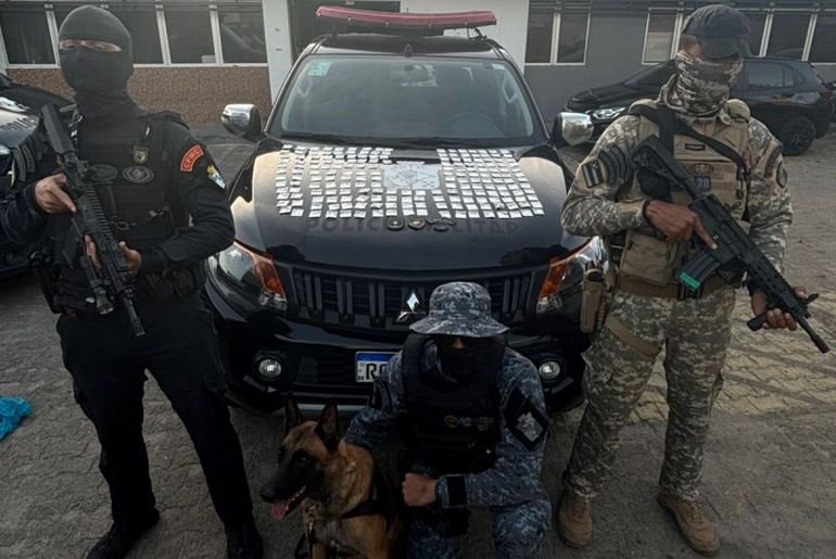Polícia apreende 192 papelotes de cocaína no bairro São Conrado, em Aracaju