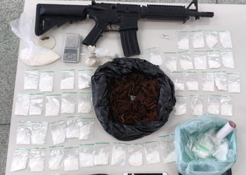 Homem suspeito de tráfico é preso no Coroa do Meio, em Aracaju