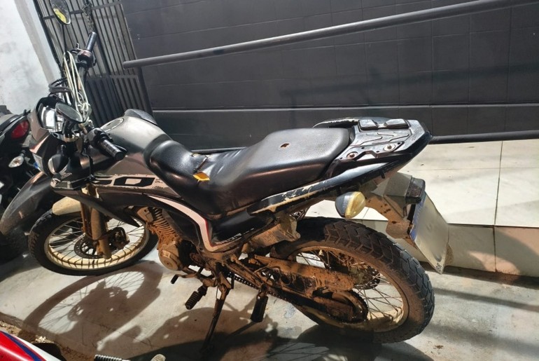 Moto com placa adulterada é apreendida durante patrulhamento em Itabaianinha