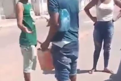 Homem ameaça atear fogo em posto de saúde no Santa Maria; VÍDEO