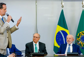 Compras internacionais de até US$50 voltam a ficar isentas de imposto federal