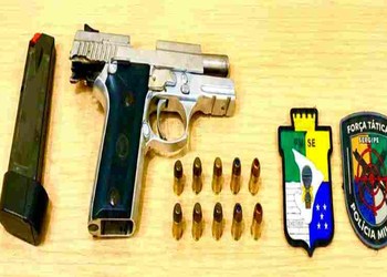 Dois homens são presos com armas de fogo durante abordagens no Alto Sertão