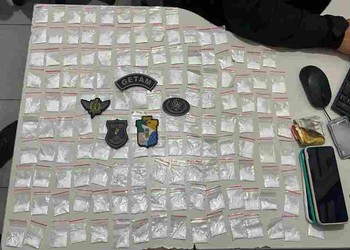 Mulher suspeita de tráfico é presa com 140 embalagens de cocaína em Lagarto