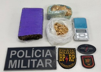 Polícia apreende cerca 700 gramas de drogas após perseguição em Socorro