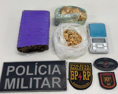 Polícia apreende cerca 700 gramas de drogas após perseguição em Socorro