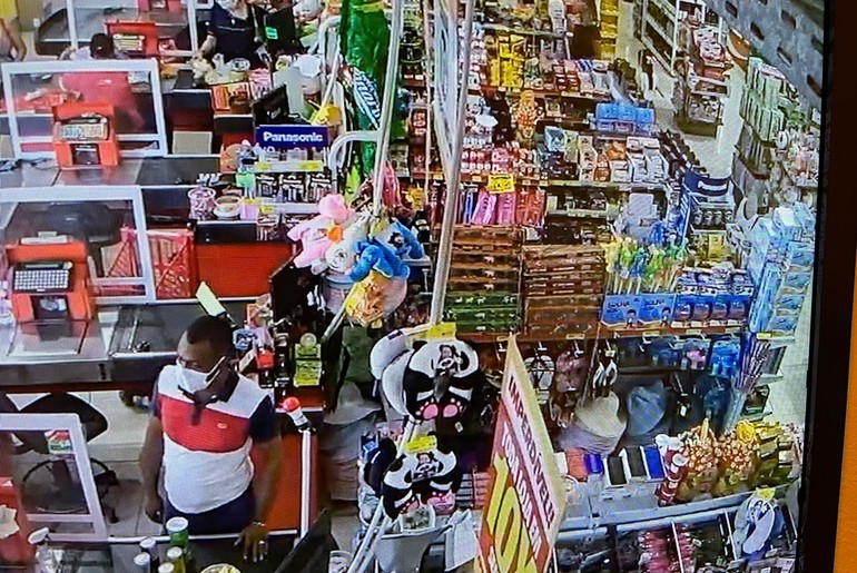 Polícia revela identidade do suspeito foragido após atirar em delegado