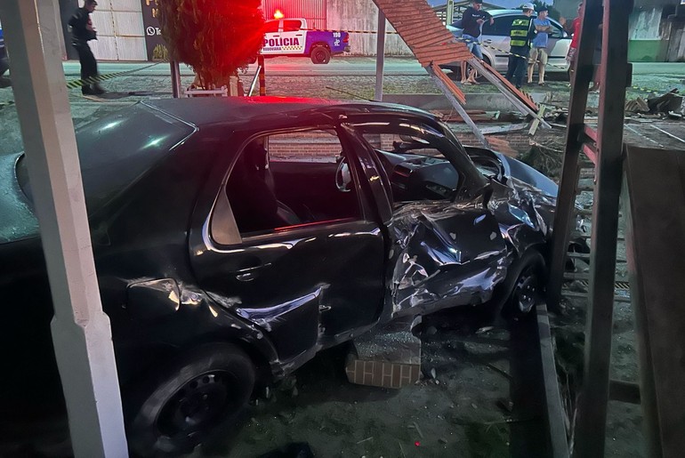 Motorista fica ferido após perder controle do veículo e sair da pista na SE-170