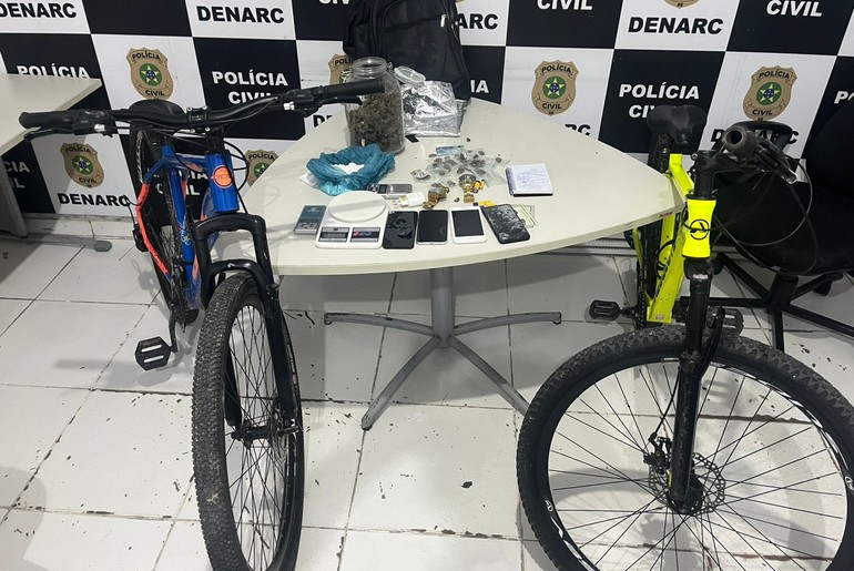 Trio suspeito de tráfico e roubo de bicicletas é apreendido no bairro Bugio