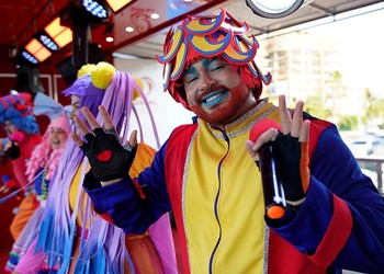 Bloquinho Kids TV Atalaia reúne famílias com muita cor, música e alegria no RioMar