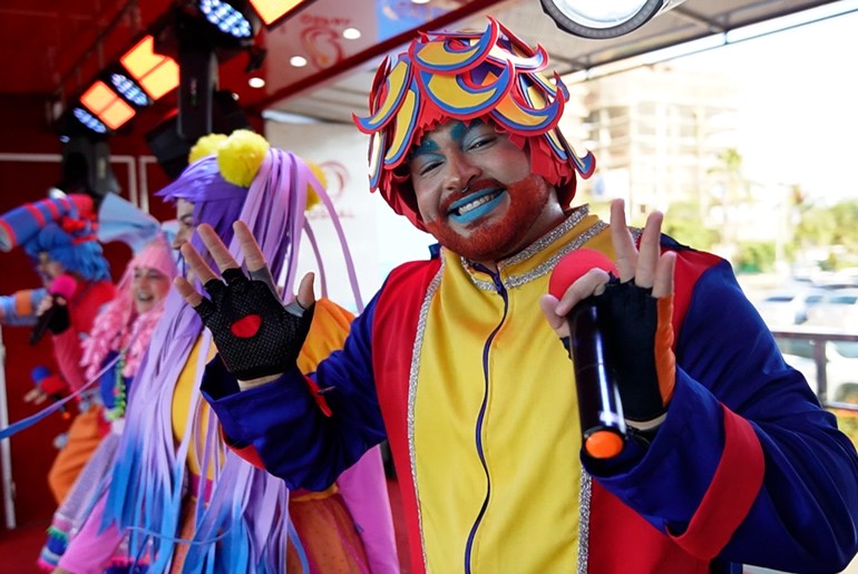 Bloquinho Kids TV Atalaia reúne famílias com muita cor, música e alegria no RioMar