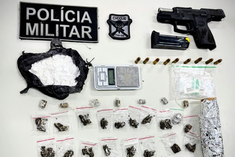Homem é preso em flagrante com arma e drogas na Zona Norte de Aracaju