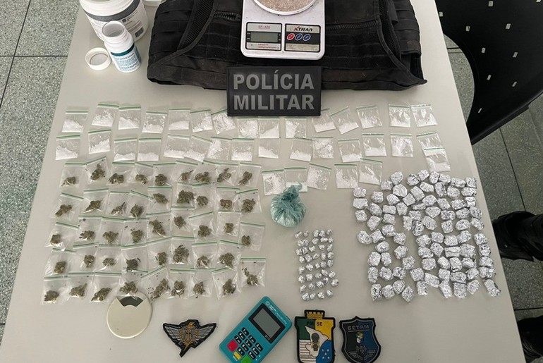 Polícia apreende entopecentes em terreno baldio em Nossa Senhora do Socorro