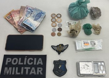 Casal é preso por tráfico de drogas na Estrada da Jabotiana, em Aracaju