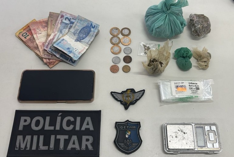 Casal é preso por tráfico de drogas na Estrada da Jabotiana, em Aracaju