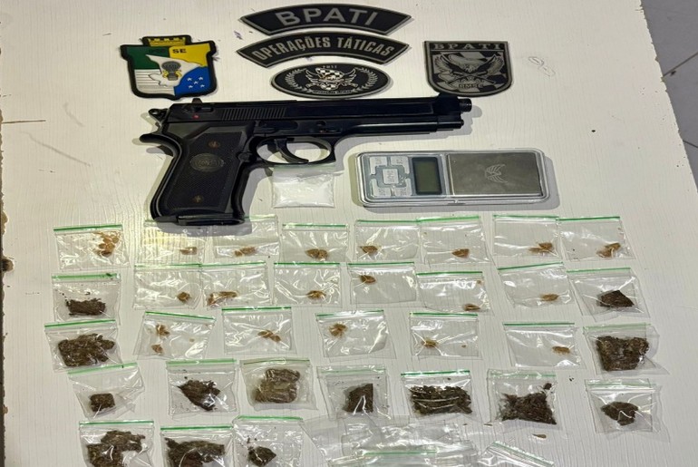 Suspeito de tráfico é preso com drogas e simulacro em Capela