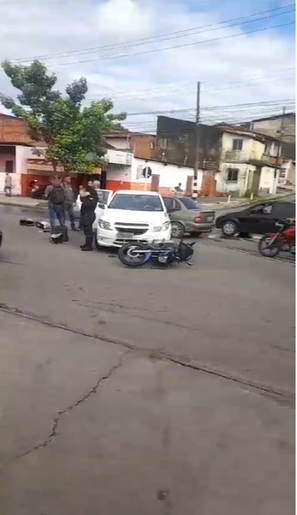 Motociclista fica ferido em acidente na Avenida Euclides Figueiredo