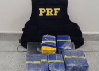 Casal é preso com 12 kg de crack na BR-101, em São Cristóvão