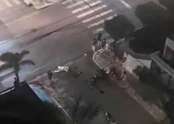 [VÍDEO] Motociclista e passageira são atropelados após acidente inicial no bairro Atalaia, em Aracaju