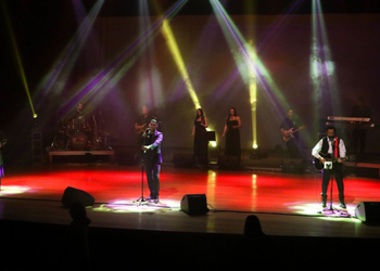 Maior banda tributo dos Bee Gees se apresenta em Aracaju no Teatro Tobias Barreto