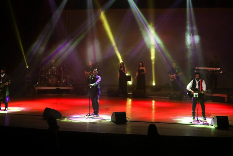 Maior banda tributo dos Bee Gees se apresenta em Aracaju no Teatro Tobias Barreto