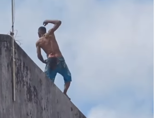 Suspeito de roubos é perseguido e agredido por populares na Zona Oeste de Aracaju