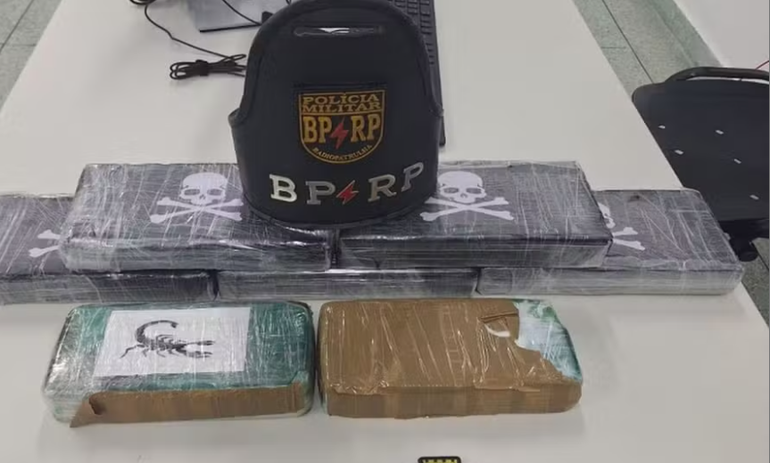 Radiopatrulha apreende 7 kg de drogas e prende mulher com tornozeleira eletrônica no Bugio