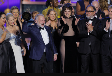 Emmy 2025: “Adolescência” brilha, “The Pitt” e “O Estúdio” dominam a noite