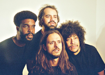Boogarins apresenta novo álbum Bacuri em show no Che Music Bar, em Aracaju